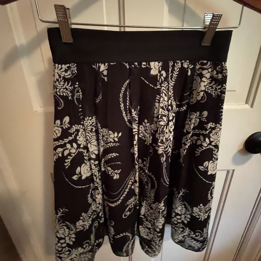 White House Black Market Skirt